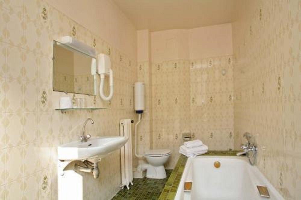 Hotel Lucien & Marinette Paris Bagian luar foto